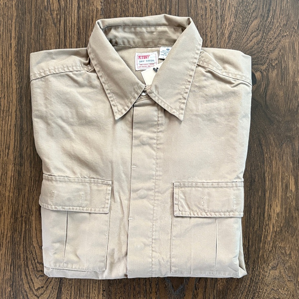 NWT Levi’s Dry Goods Khaki Long Sleeve snap front shirt-MEDIUM